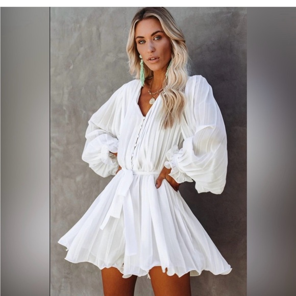 NWOT Pink Lily Pleated Flowy Romper | Medium - Picture 2 of 8